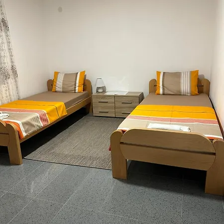 Angelikatos דירה גולובאץ